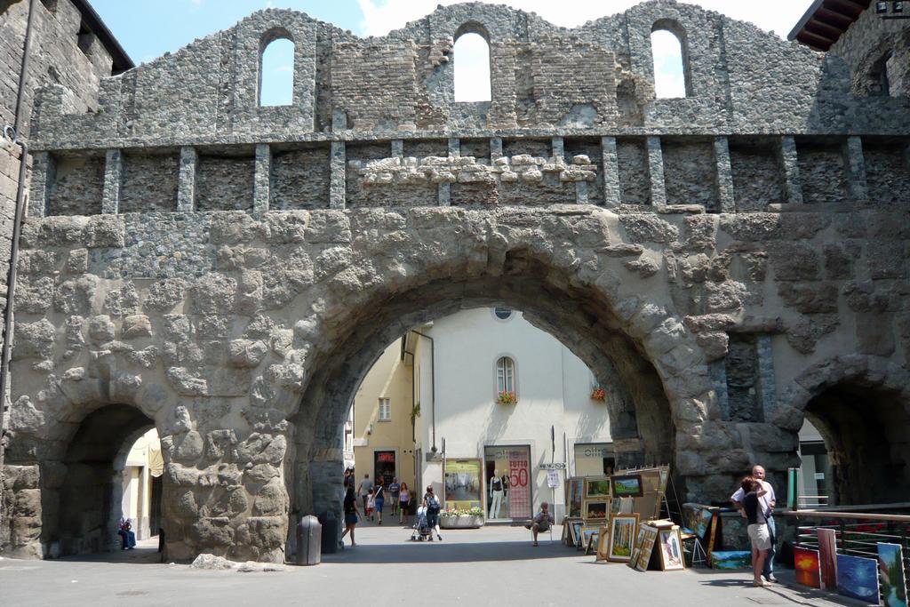 Palu Vacanze: Cuore Del Centro Storico Apartment Aosta Exterior photo